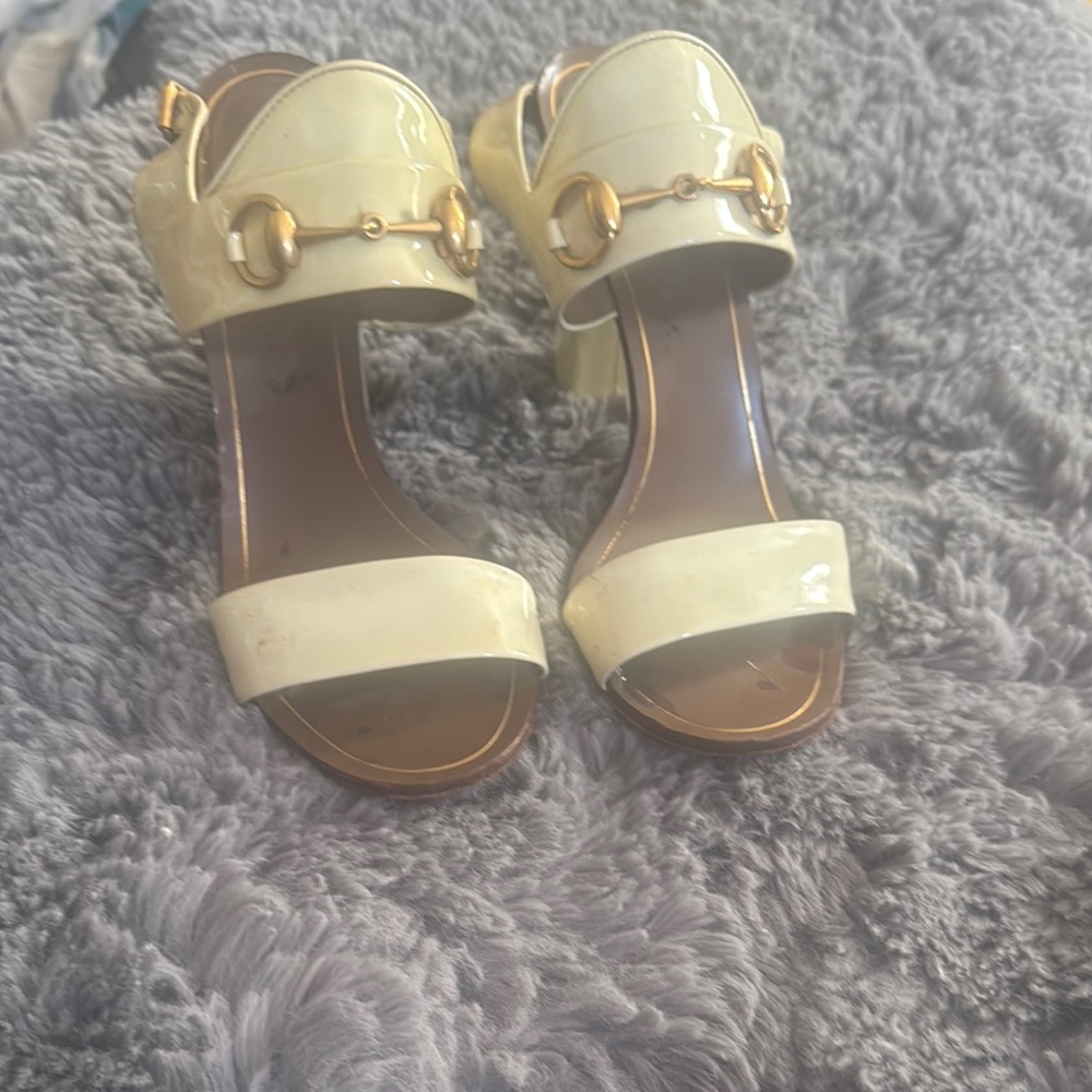 Gucci off white sandals